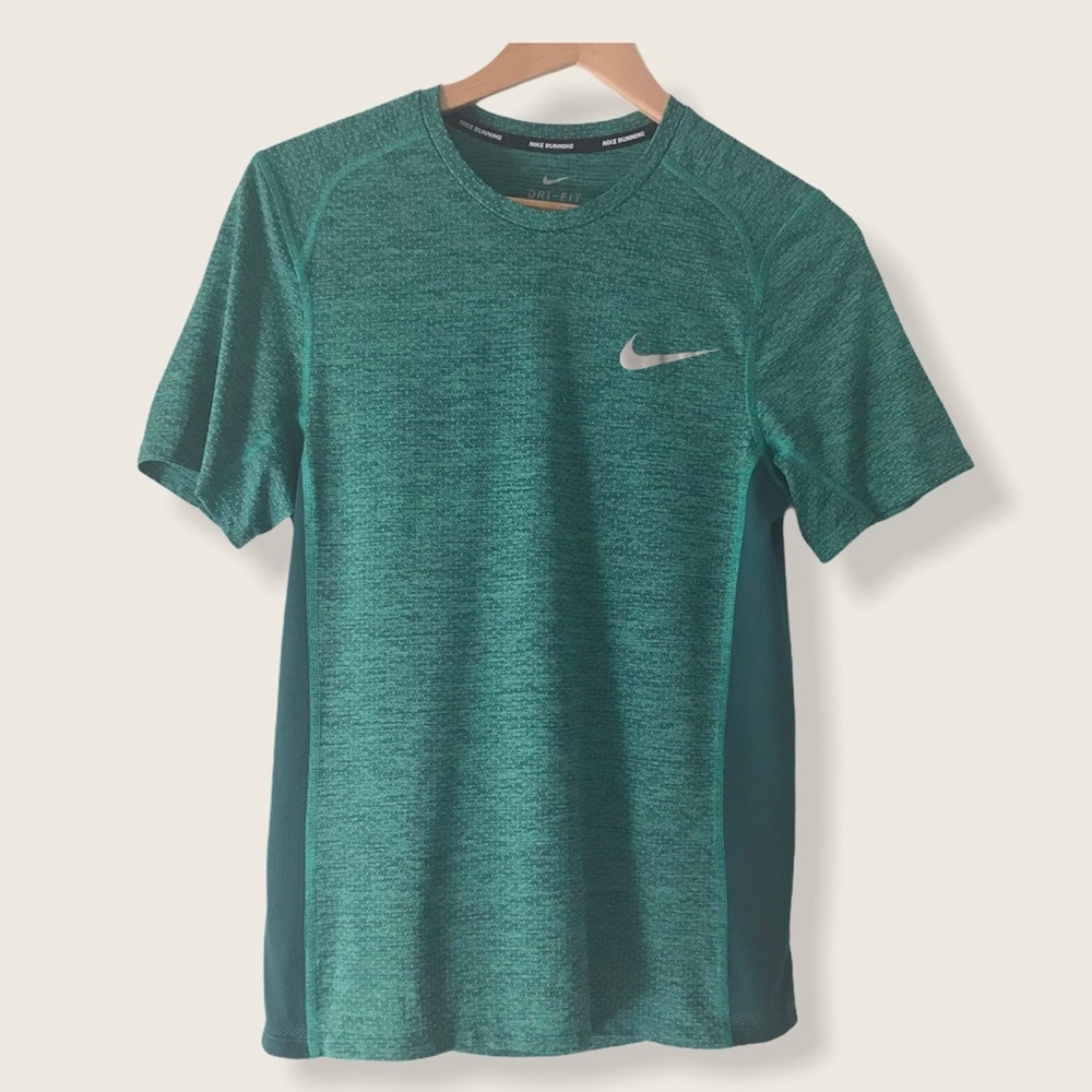 Nike Running Dry Fit Men’s Top. Size Small